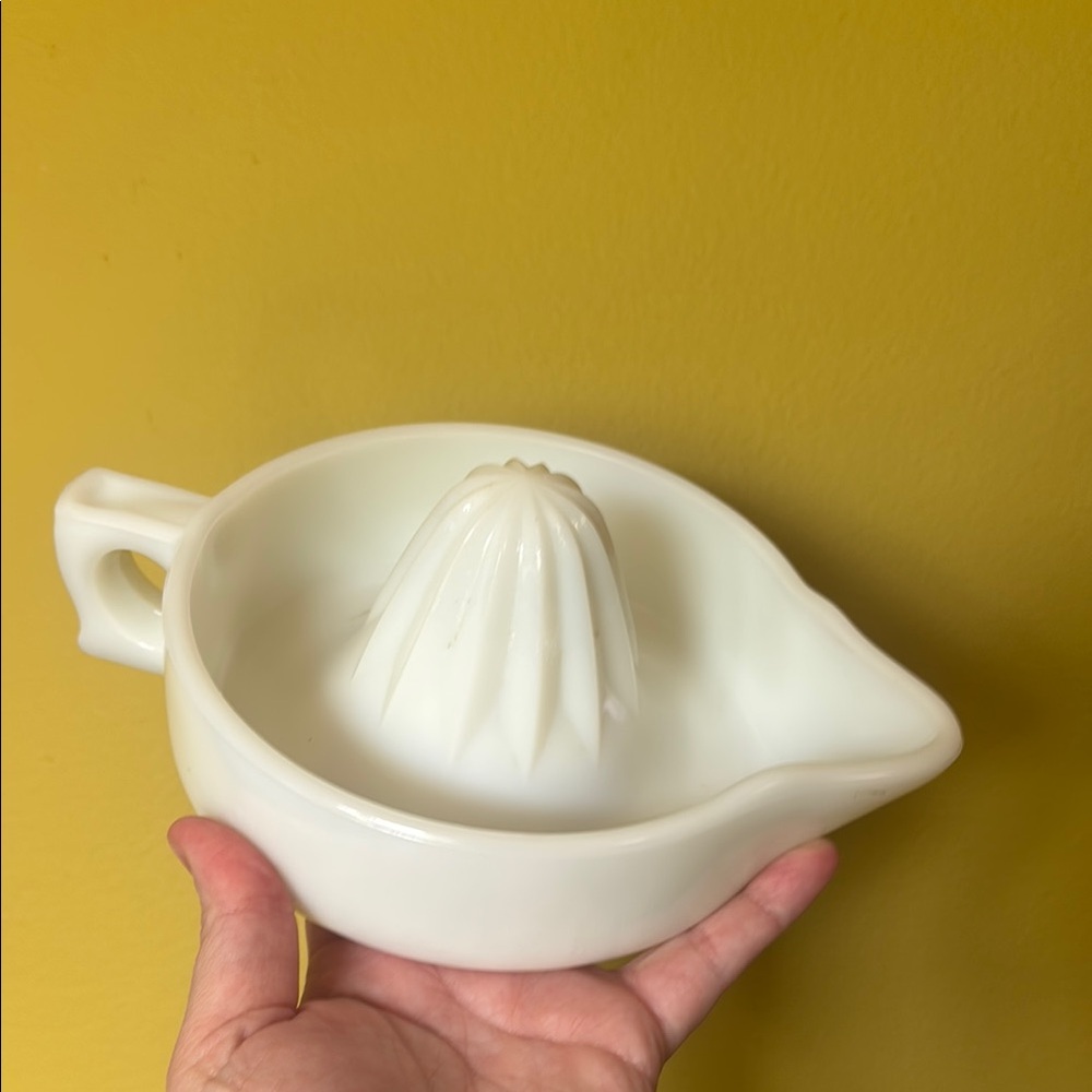 Milk glass  Citrus Juicer